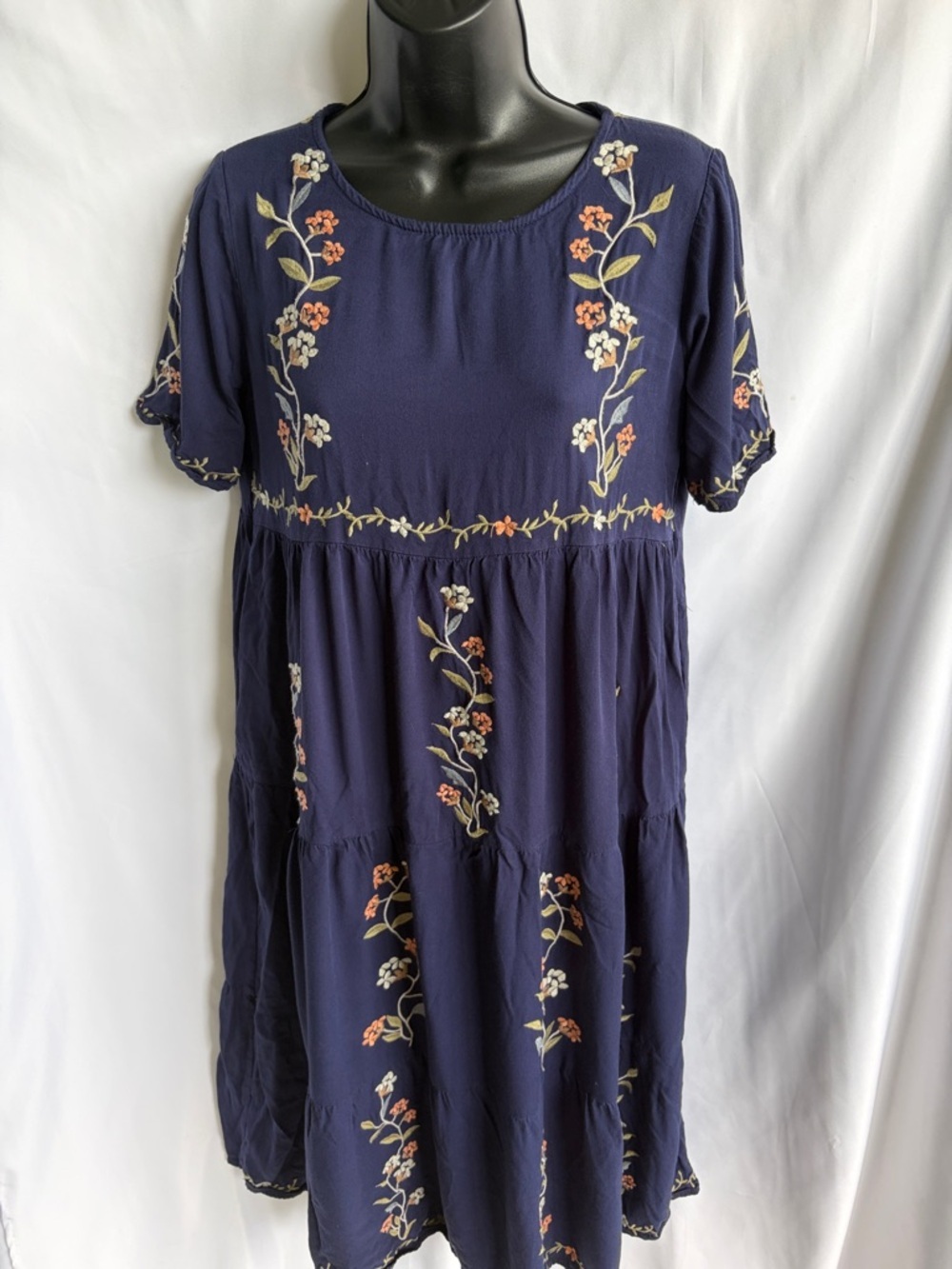 Orange Creek navy blue floral embroidered midi dress, S, 18” PTP, 38” L